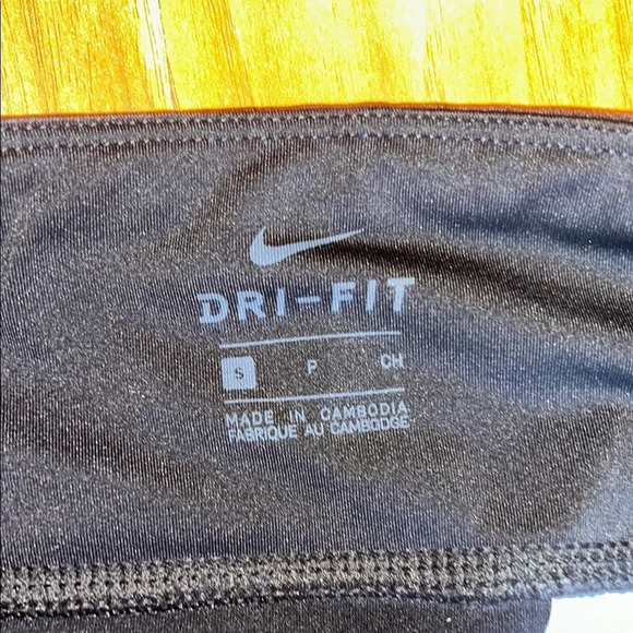 Nike Black Leggings High-Performance Activewear - Picture 2 of 9